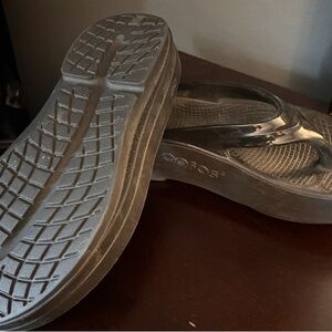 OOFOS Black Comfort recovery Sandals